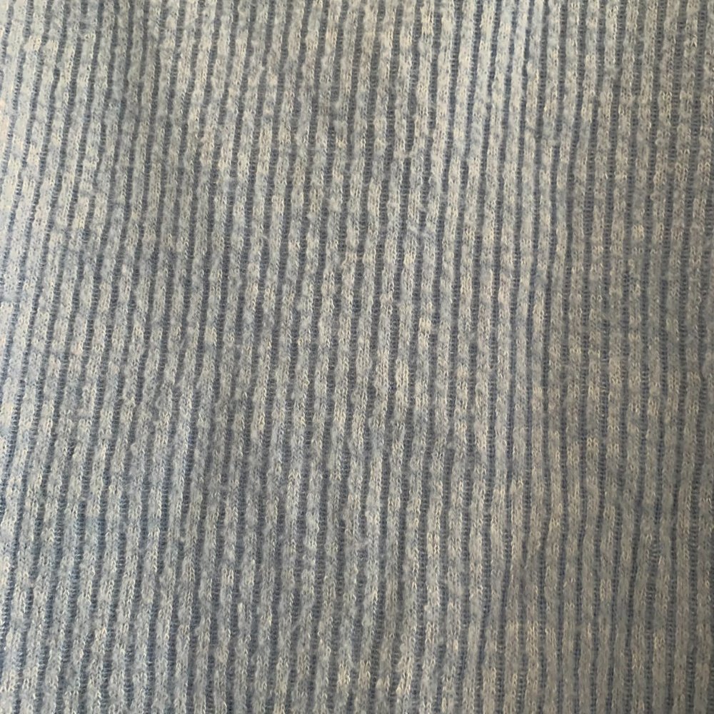 Cropped Sweater - Picture 4 of 4